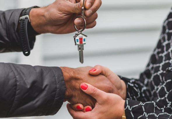 découvrez des stratégies de vente efficaces pour maximiser vos résultats commerciaux. apprenez à persuader vos clients, à négocier habilement et à conclure des ventes avec succès grâce à nos conseils pratiques sur les tactiques de vente.