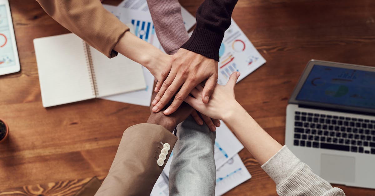 découvrez l'importance des partenariats d'affaires pour stimuler la croissance et l'innovation. apprenez comment établir des alliances stratégiques bénéfiques pour votre entreprise et atteindre de nouveaux sommets.
